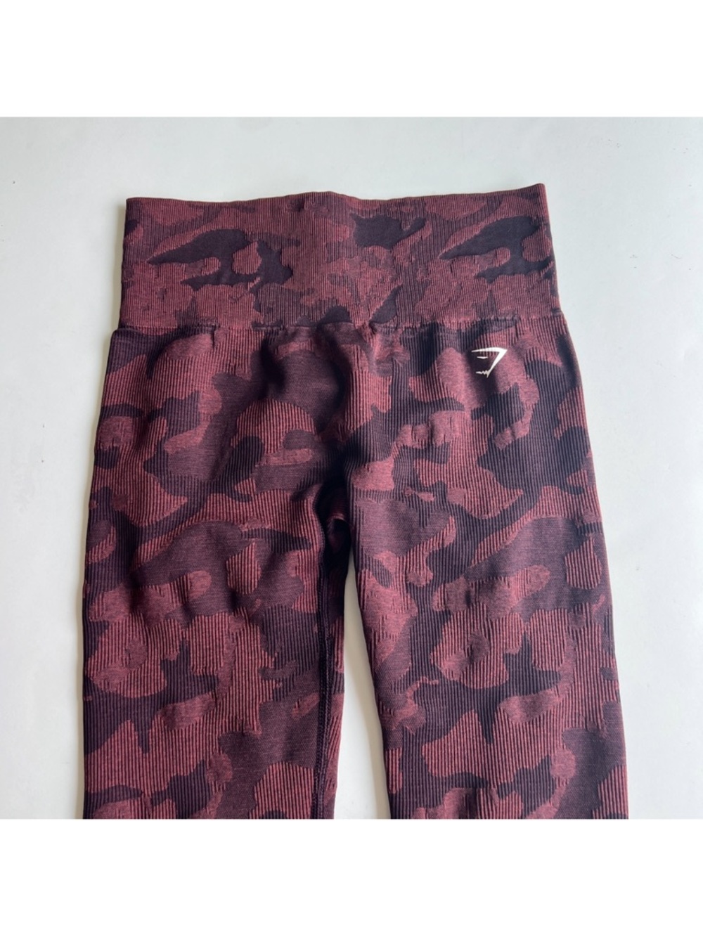 Gymshark Adapt Camo Seamless Leggings  Cherry Brown - Picture 2 of 3